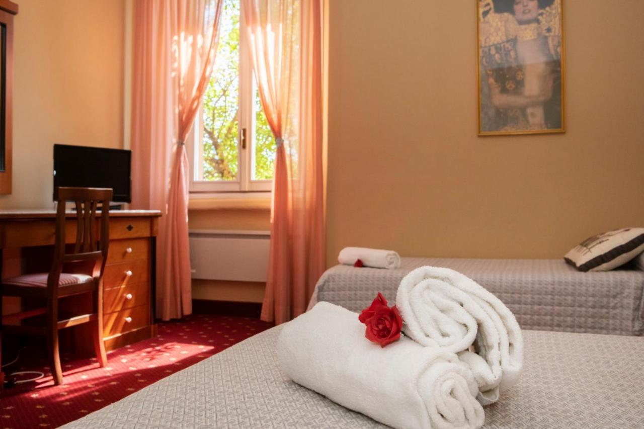 Milano Pool & Garden Hotel 3*